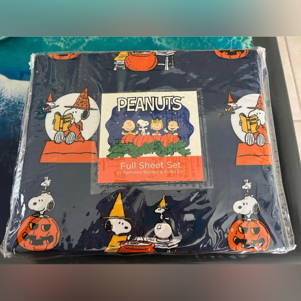 Peanuts Halloween Full Sheet Set New in Package
